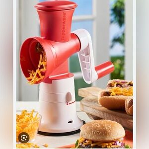 Tupperware grate master shredder